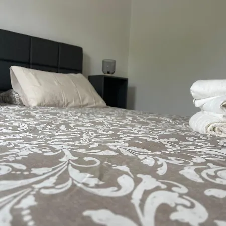 Galaksi-habitacion Doble Privada En Casa Compartida-uebica2 Homestay *